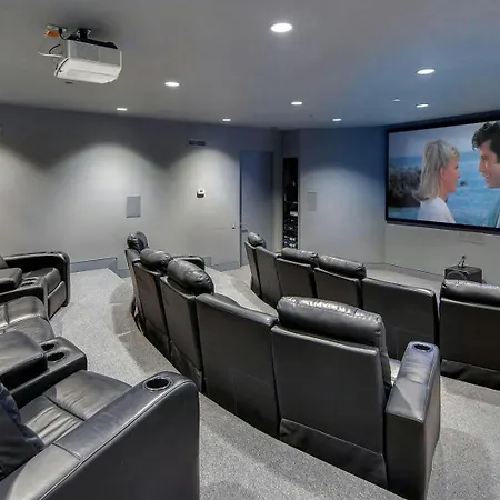 Apartment Readhostprofile Before Request! # Luxury 6-bedroom - Pool