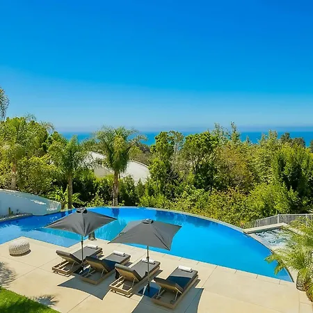 Readhostprofile Before Request! # Luxury 6-bedroom - Pool Apartment *