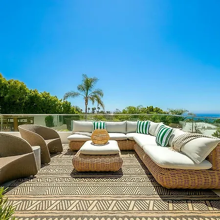 Readhostprofile Before Request! # Luxury 6-bedroom - Pool