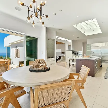 Readhostprofile Before Request! # Luxury 6-bedroom - Pool
