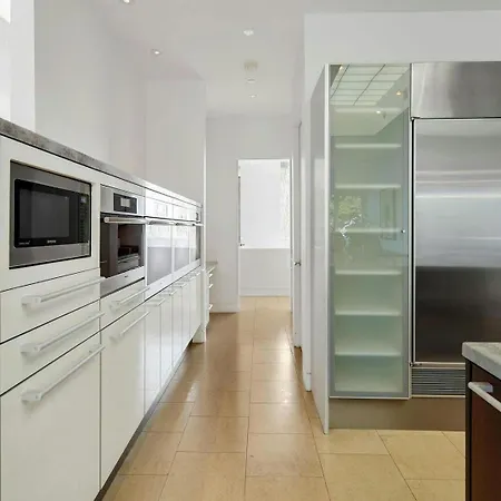 Readhostprofile Before Request! # Luxury 6-bedroom - Pool Apartment *
