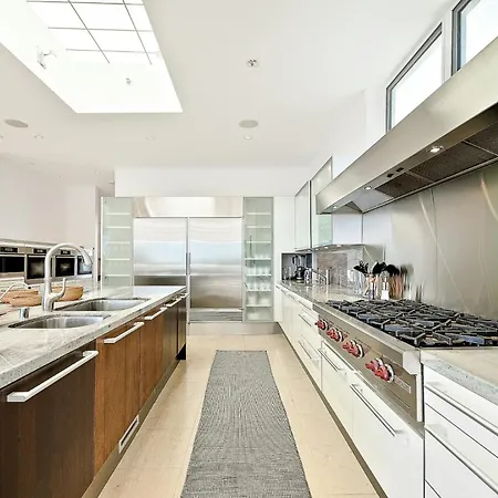 Readhostprofile Before Request! # Luxury 6-bedroom - Pool Apartment